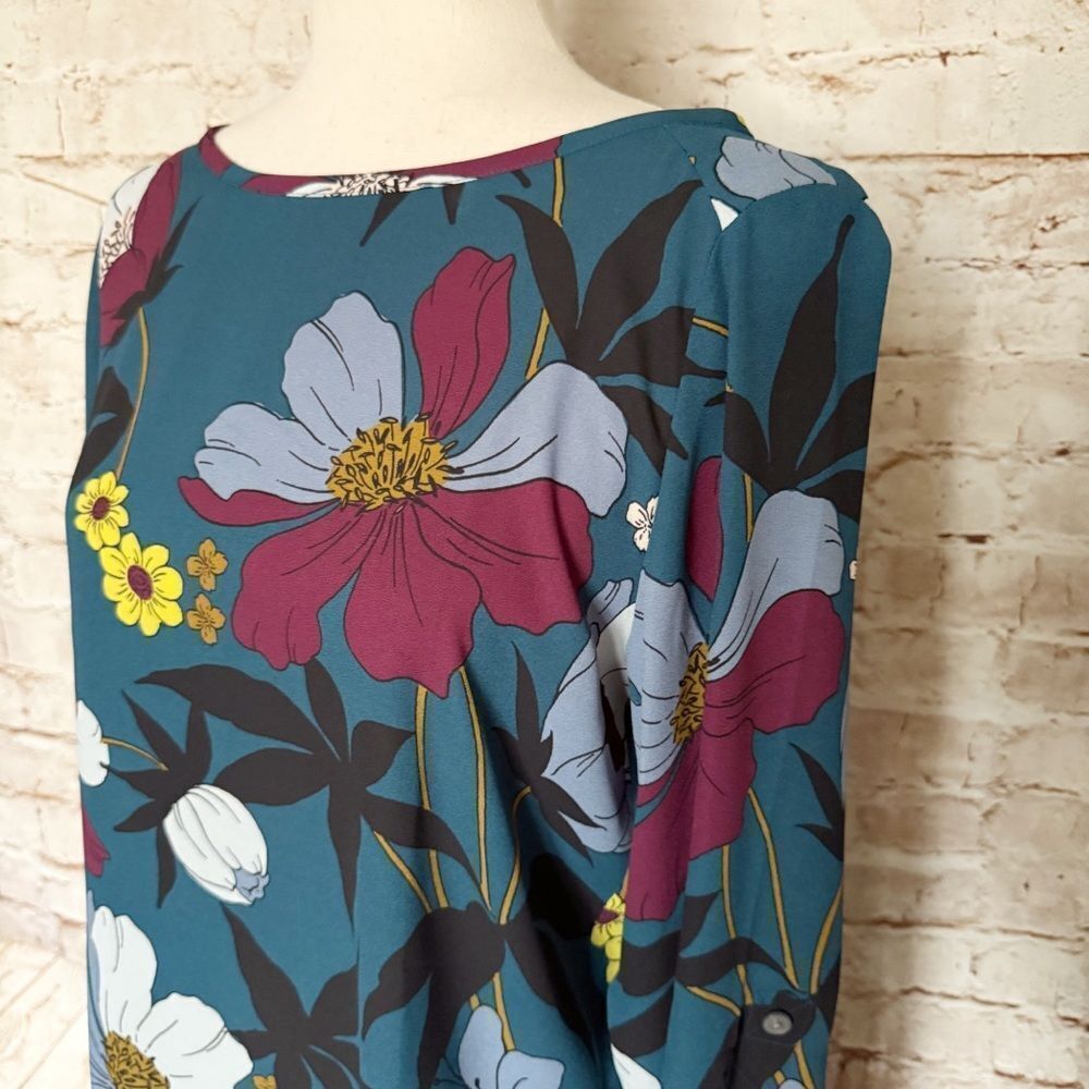 LOFT floral roll tab blouse - Picture 3 of 6